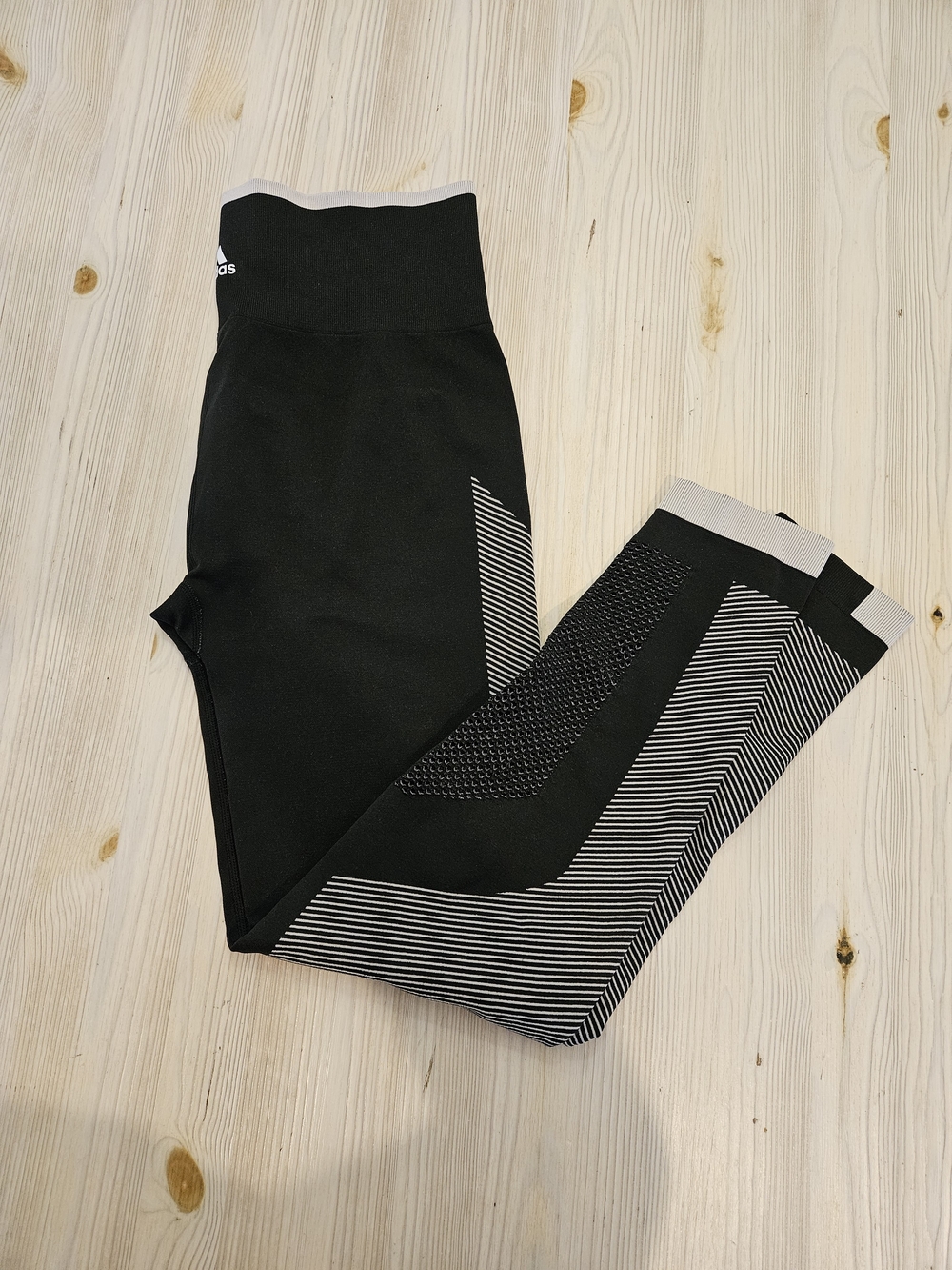 adidas Black High-Waist Leggings with White Stripe Pattern